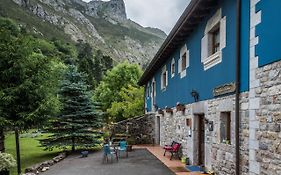 Bajo Los Tilos